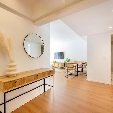 Guestready - Stunning Boho Retreat In Campolide W/ Terrace דירה