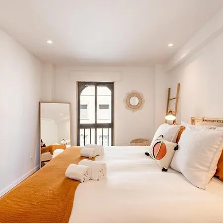 דירה Guestready - Stunning Boho Retreat In Campolide W/ Terrace ליסבון