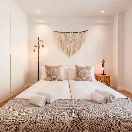 Guestready - Stunning Boho Retreat In Campolide W/ Terrace Лісабон